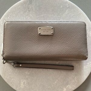 Michael Kors Continental Wristlet Wallet